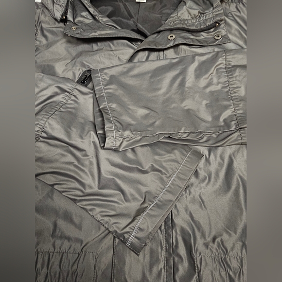 Kenneth Cole hooded lightweight parka jacket in dark silver. Men's Sm. EUC - Picture 7 of 13